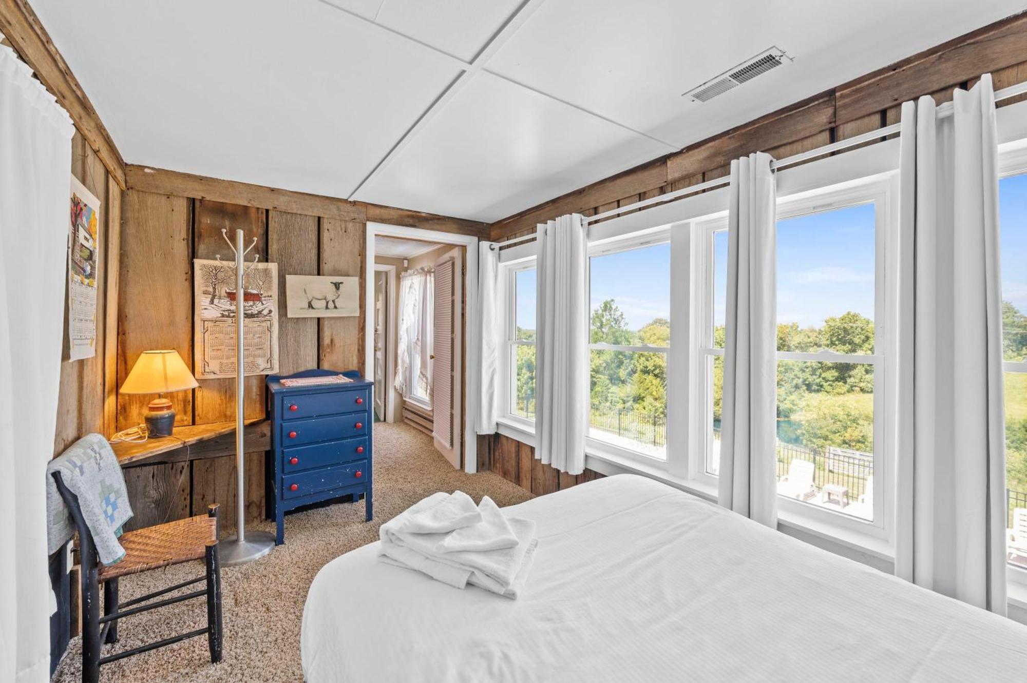 Big Family Lodge Near Ark Sleeps 16 Williamstown Eksteriør bilde